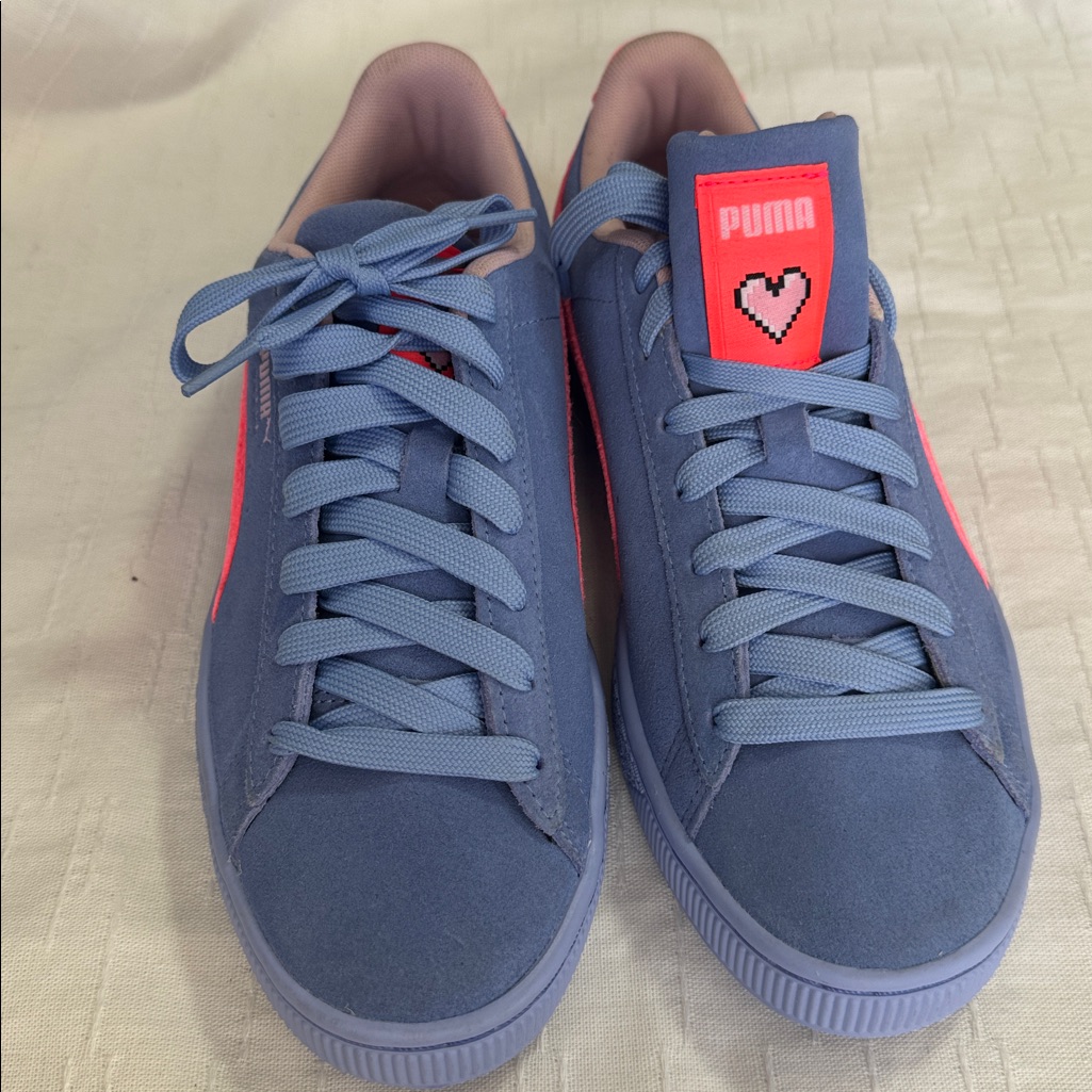 Puma Heart Accent Sneakers In Blue And Pink